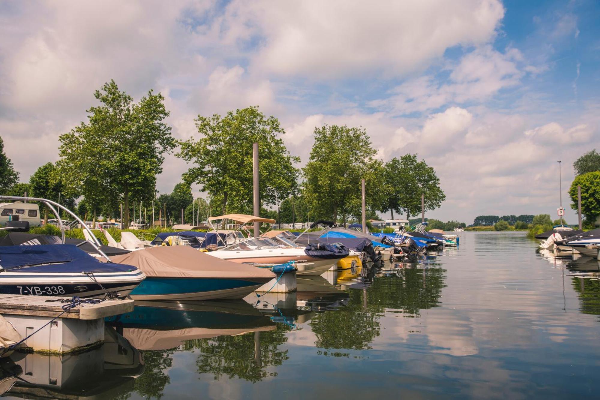 Marinapark Bad Nederrijn Hotel Maurik Exterior foto