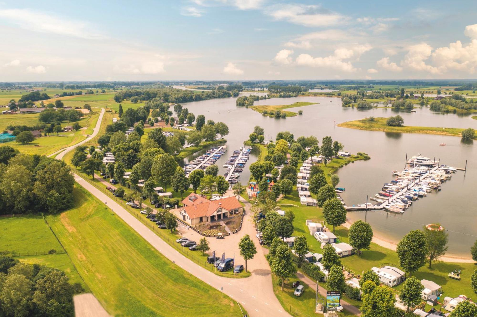 Marinapark Bad Nederrijn Hotel Maurik Exterior foto
