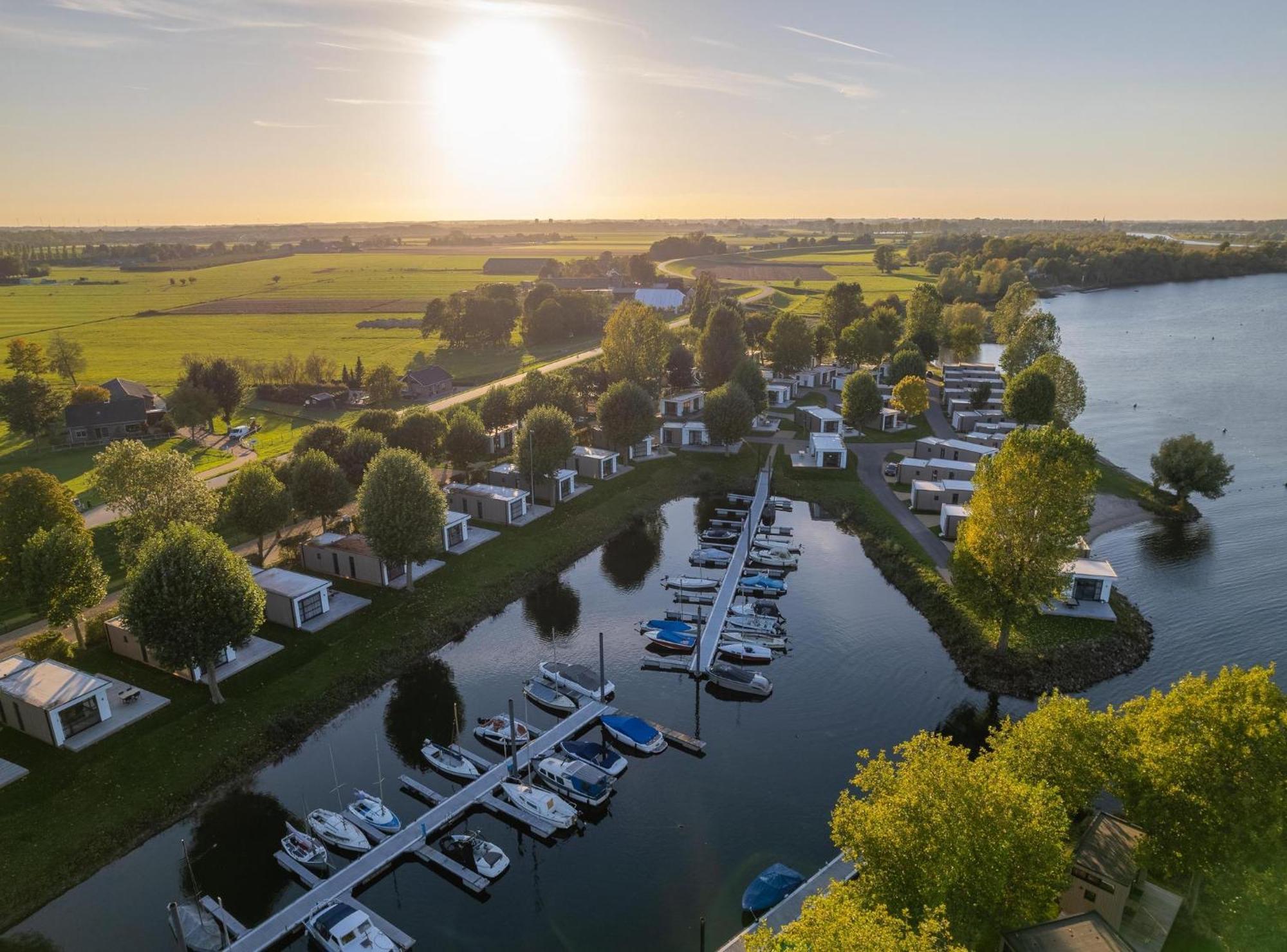 Marinapark Bad Nederrijn Hotel Maurik Exterior foto